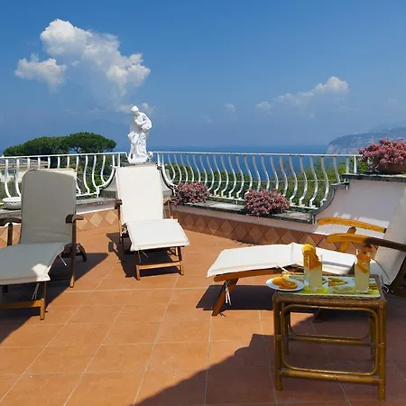Aldoinsorrento Apartment *